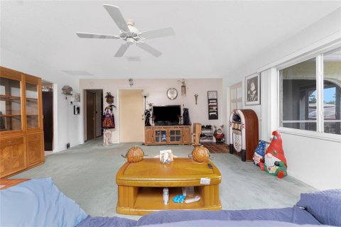 Villa ou maison à vendre à Port Charlotte, Floride: 3 chambres, 136.01 m2 № 1904541 - photo 3