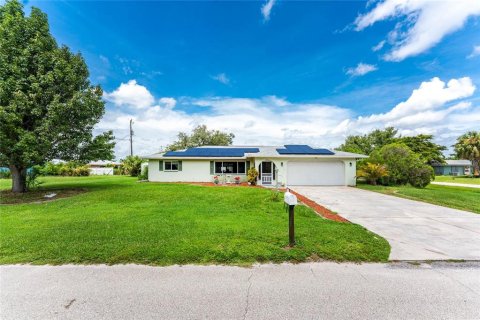 Villa ou maison à vendre à Port Charlotte, Floride: 3 chambres, 136.01 m2 № 1904541 - photo 1