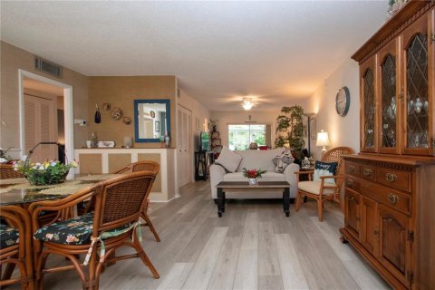 Condo in Bradenton, Florida, 1 bedroom  № 1907793 - photo 7
