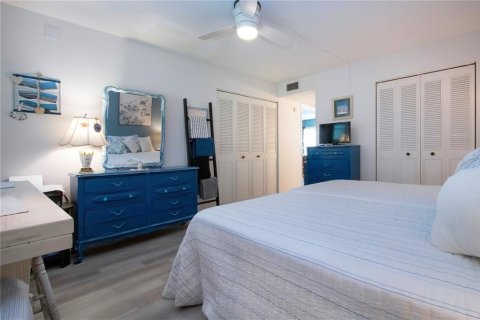 Condo in Bradenton, Florida, 1 bedroom  № 1907793 - photo 29