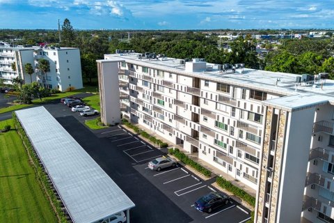 Condo in Bradenton, Florida, 1 bedroom  № 1907793 - photo 4