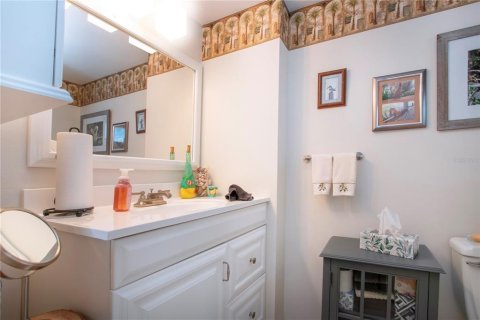 Condo in Bradenton, Florida, 1 bedroom  № 1907793 - photo 27