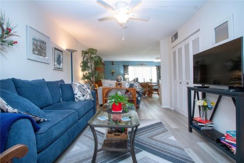 Condo in Bradenton, Florida, 1 bedroom  № 1907793 - photo 14