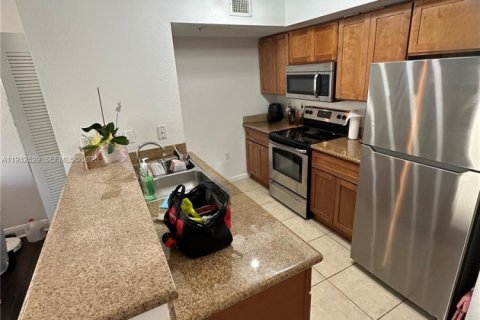 Copropriété à louer à Miami, Floride: 1 chambre, 51.37 m2 № 1990962 - photo 5