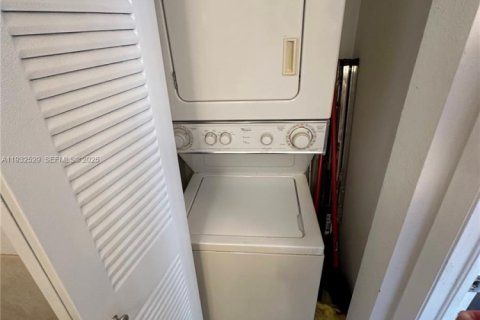 Copropriété à louer à Miami, Floride: 1 chambre, 51.37 m2 № 1990962 - photo 8