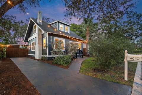 Villa ou maison à vendre à Saint Petersburg, Floride: 3 chambres, 137.4 m2 № 1919930 - photo 1