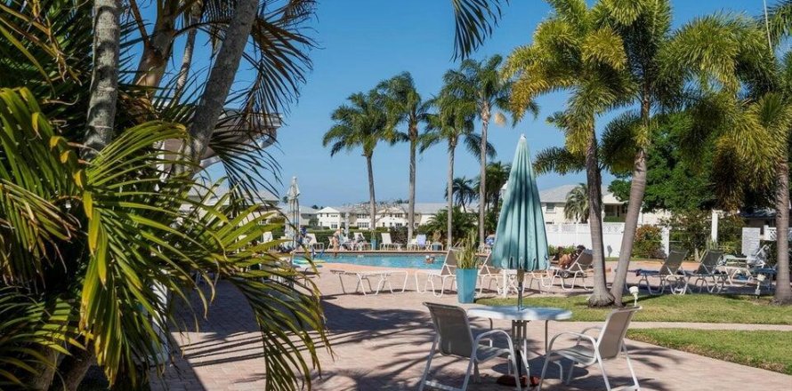 Condominio en Vero Beach, Florida, 2 dormitorios № 1225763
