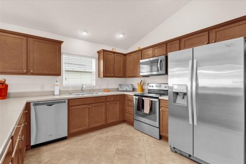 House in The Villages, Florida 3 bedrooms, 135.73 sq.m. № 2235475 - photo 2
