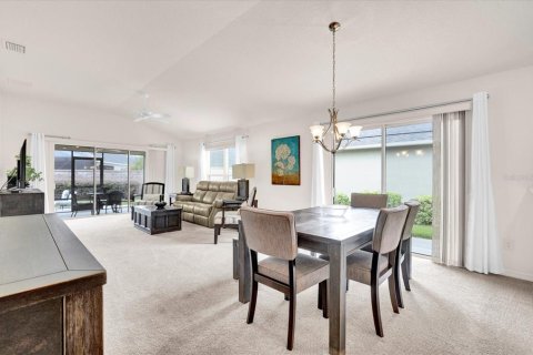 House in The Villages, Florida 3 bedrooms, 135.73 sq.m. № 2235475 - photo 4
