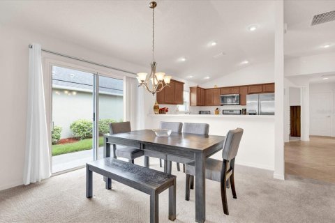 House in The Villages, Florida 3 bedrooms, 135.73 sq.m. № 2235475 - photo 3