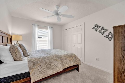 House in The Villages, Florida 3 bedrooms, 135.73 sq.m. № 2235475 - photo 12