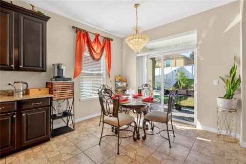 Villa ou maison à louer à Apopka, Floride: 6 chambres, 394.56 m2 № 2117214 - photo 13