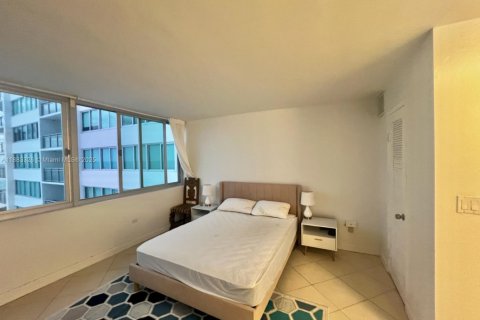 Снять в аренду кондоминиум в Майами-Бич, Флорида 1 спальня, 93.83м2, № 1929666 - фото 28