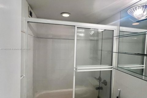 Снять в аренду кондоминиум в Майами-Бич, Флорида 1 спальня, 93.83м2, № 1929666 - фото 8