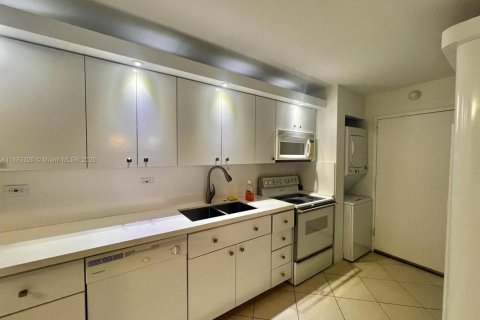 Снять в аренду кондоминиум в Майами-Бич, Флорида 1 спальня, 93.83м2, № 1929666 - фото 23