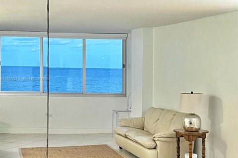 Снять в аренду кондоминиум в Майами-Бич, Флорида 1 спальня, 93.83м2, № 1929666 - фото 10