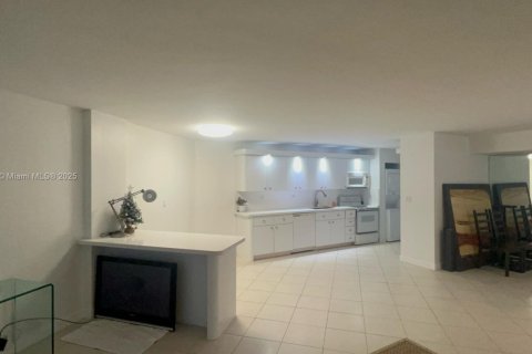 Снять в аренду кондоминиум в Майами-Бич, Флорида 1 спальня, 93.83м2, № 1929666 - фото 16