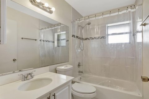 Condo in Coconut Creek, Florida, 3 bedrooms  № 2249565 - photo 8