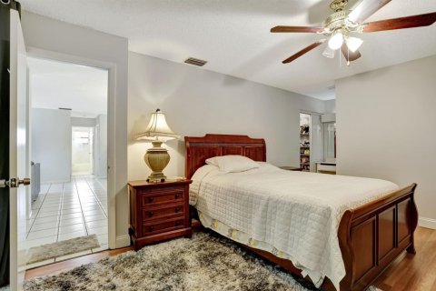 Condo in Coconut Creek, Florida, 3 bedrooms  № 2249565 - photo 10