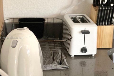 Villa ou maison à louer à Miami, Floride: 2 chambres, 65.03 m2 № 2007207 - photo 10