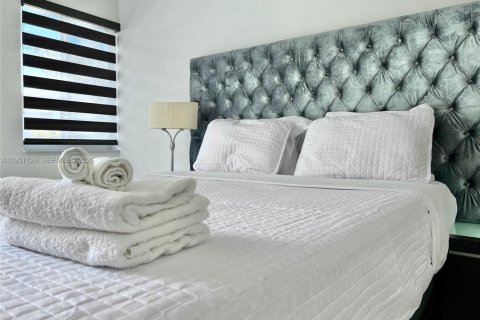 Villa ou maison à louer à Miami, Floride: 2 chambres, 65.03 m2 № 2007207 - photo 5