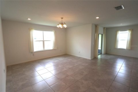 House in Plant City, Florida 4 bedrooms, 171.31 sq.m. № 2112779 - photo 11