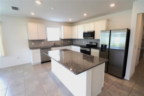 House in Plant City, Florida 4 bedrooms, 171.31 sq.m. № 2112779 - photo 3