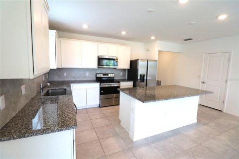 House in Plant City, Florida 4 bedrooms, 171.31 sq.m. № 2112779 - photo 5