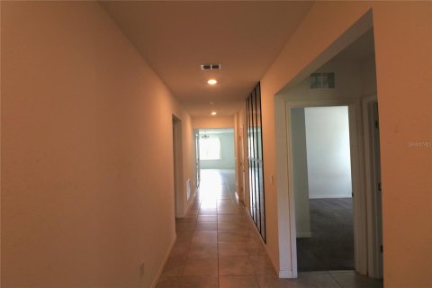 House in Plant City, Florida 4 bedrooms, 171.31 sq.m. № 2112779 - photo 29