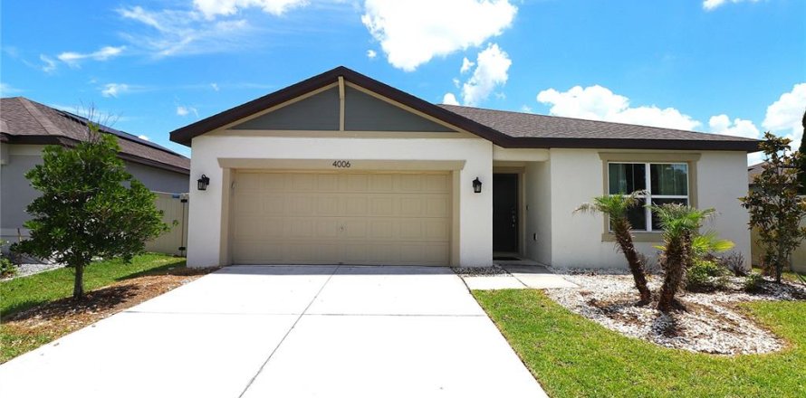 House in Plant City, Florida 4 bedrooms, 171.31 sq.m. № 2112779