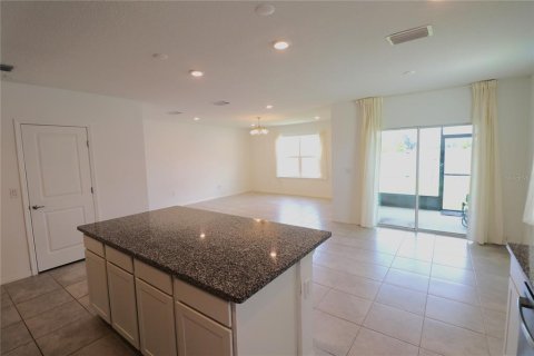 House in Plant City, Florida 4 bedrooms, 171.31 sq.m. № 2112779 - photo 6