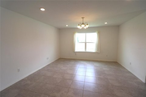 House in Plant City, Florida 4 bedrooms, 171.31 sq.m. № 2112779 - photo 10