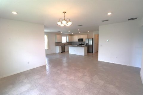 House in Plant City, Florida 4 bedrooms, 171.31 sq.m. № 2112779 - photo 8