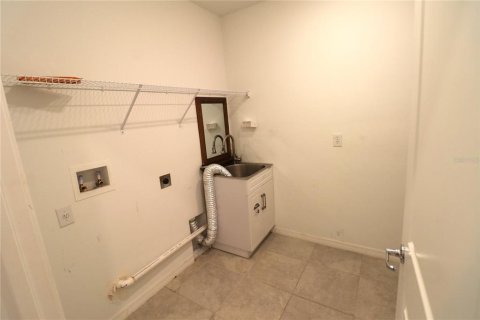 House in Plant City, Florida 4 bedrooms, 171.31 sq.m. № 2112779 - photo 21