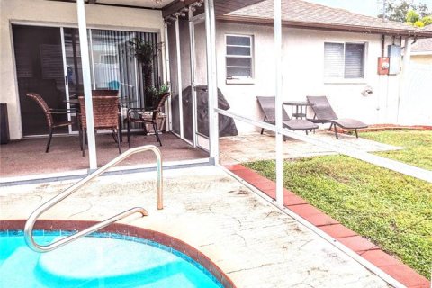 Villa ou maison à louer à Venice, Floride: 2 chambres, 102.19 m2 № 2354408 - photo 9