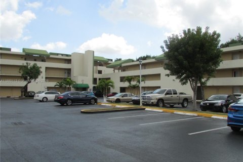 Снять в аренду кондоминиум в Майами, Флорида 1 спальня, 63.17м2, № 1928839 - фото 21