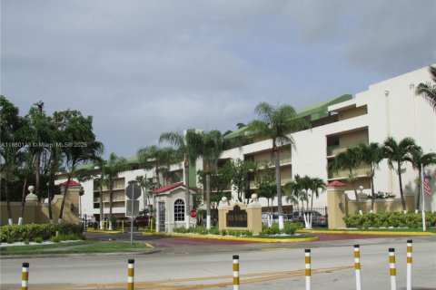 Снять в аренду кондоминиум в Майами, Флорида 1 спальня, 63.17м2, № 1928839 - фото 20