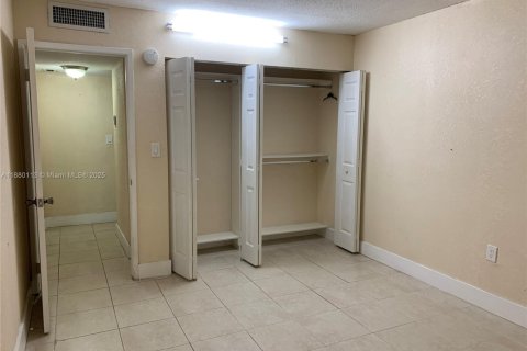 Снять в аренду кондоминиум в Майами, Флорида 1 спальня, 63.17м2, № 1928839 - фото 11