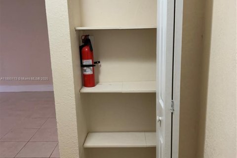 Снять в аренду кондоминиум в Майами, Флорида 1 спальня, 63.17м2, № 1928839 - фото 14