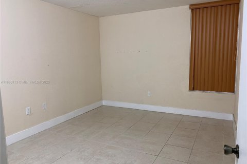 Снять в аренду кондоминиум в Майами, Флорида 1 спальня, 63.17м2, № 1928839 - фото 9