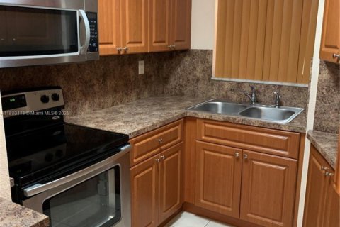 Снять в аренду кондоминиум в Майами, Флорида 1 спальня, 63.17м2, № 1928839 - фото 6