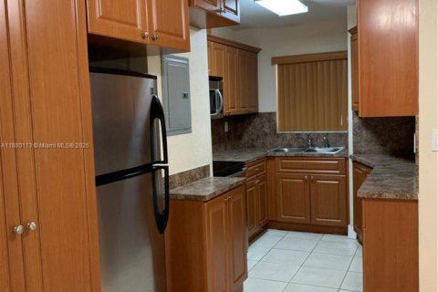 Снять в аренду кондоминиум в Майами, Флорида 1 спальня, 63.17м2, № 1928839 - фото 5