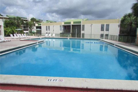 Снять в аренду кондоминиум в Майами, Флорида 1 спальня, 63.17м2, № 1928839 - фото 17