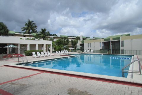 Снять в аренду кондоминиум в Майами, Флорида 1 спальня, 63.17м2, № 1928839 - фото 16