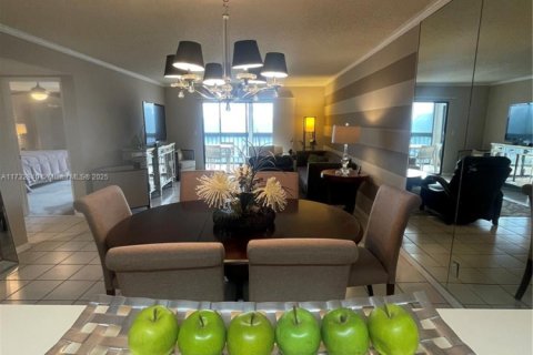 Condo in Delray Beach, Florida, 2 bedrooms  № 1863924 - photo 14