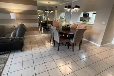 Condo in Delray Beach, Florida, 2 bedrooms  № 1863924 - photo 4