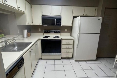 Condo in Delray Beach, Florida, 2 bedrooms  № 1863924 - photo 15