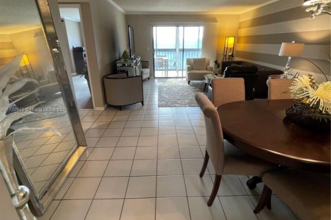 Condo in Delray Beach, Florida, 2 bedrooms  № 1863924 - photo 2