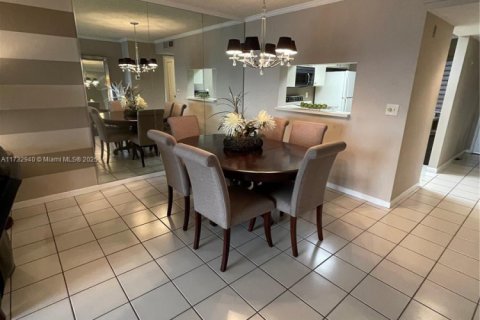 Condo in Delray Beach, Florida, 2 bedrooms  № 1863924 - photo 5