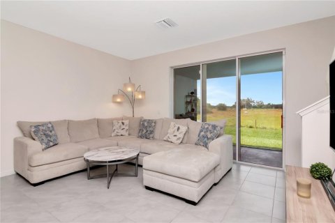 Townhouse in Wesley Chapel, Florida 3 bedrooms, 155.43 sq.m. № 1806758 - photo 17